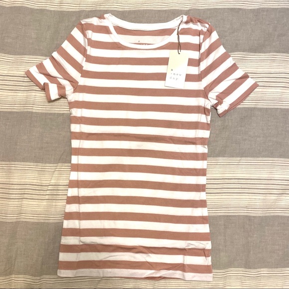 Pink and white striped tshirt - Picture 1 of 5